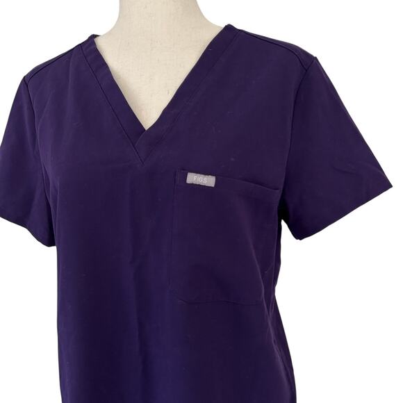 FIGS Women's Scrub Top Medium Purple Pockets Uniform Medical Short Sleeve (8) - Picture 4 of 10
